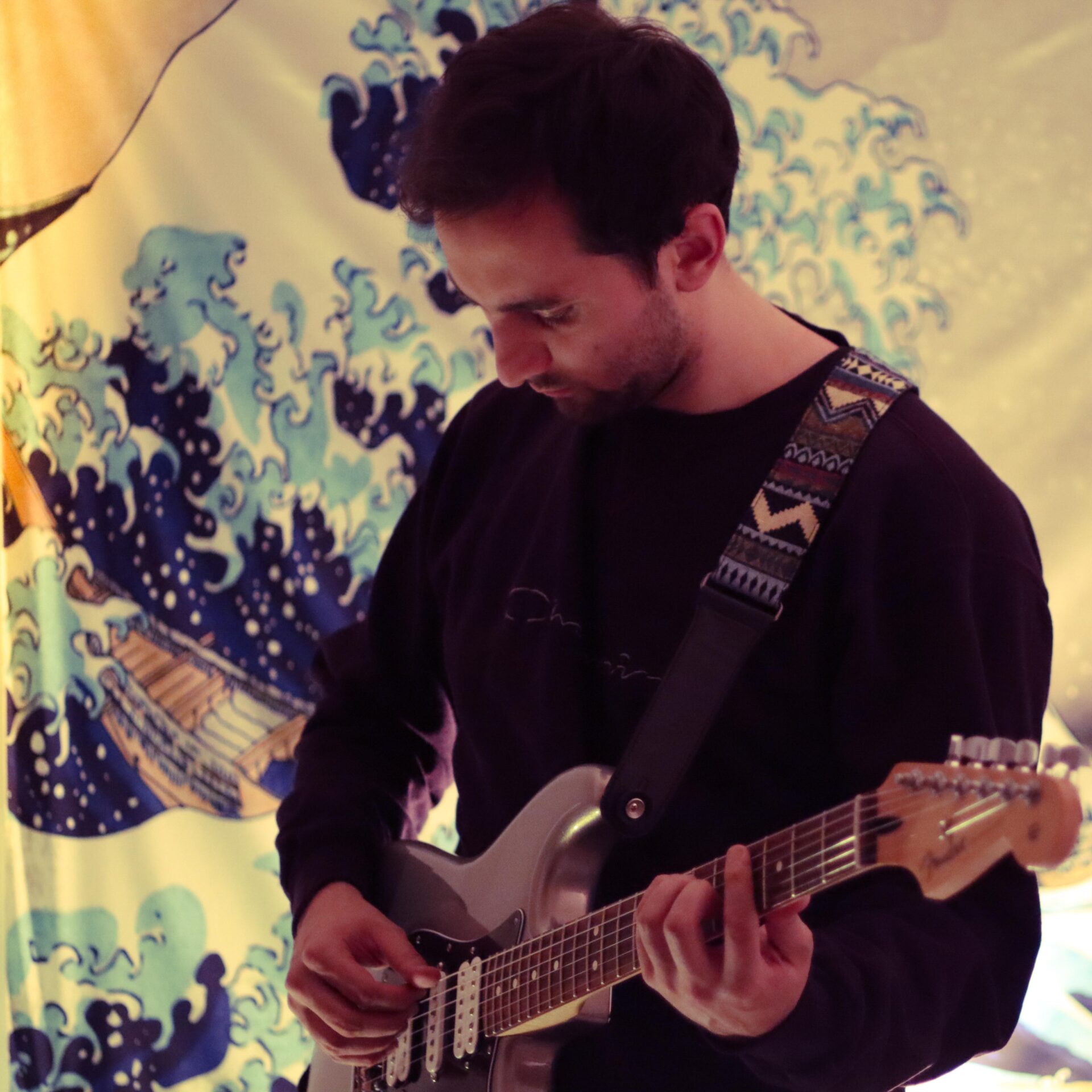 Exclusive Interview with guitarist/music producer 'Mondo Loops'
