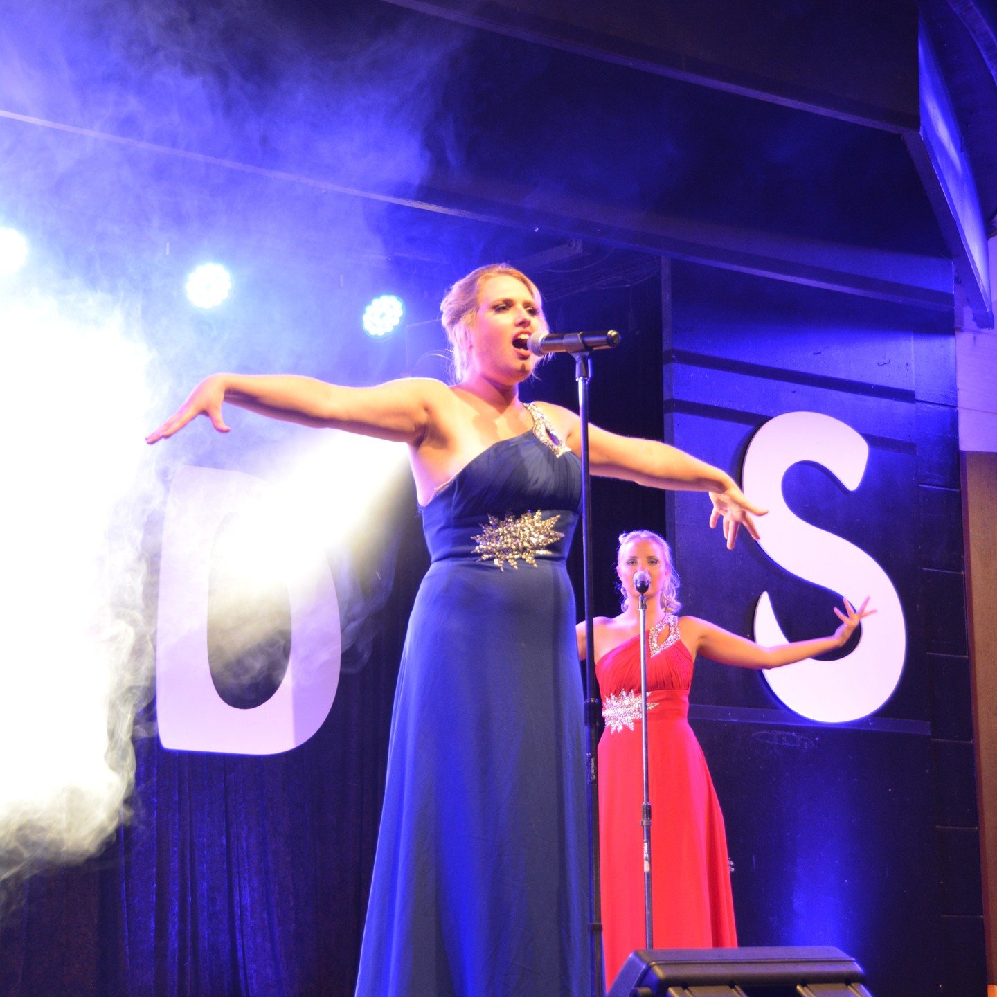 Victoria Simmonds Singer Exclusive Interview with VICTORIA SIMMONDS | Illustrate Magazine