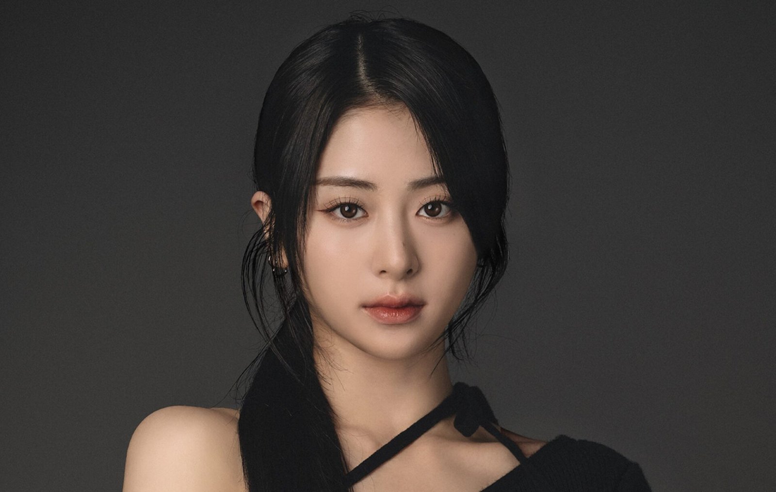HUH YUNJIN's Journey: 'Blessing in Disguise' Illustrate Magazine
