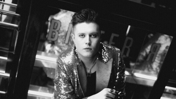 Hold Me Up by Shobsy: Review