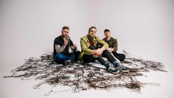 The Rest Is Noise by Apteekii Feat. Caludia Kate: Review