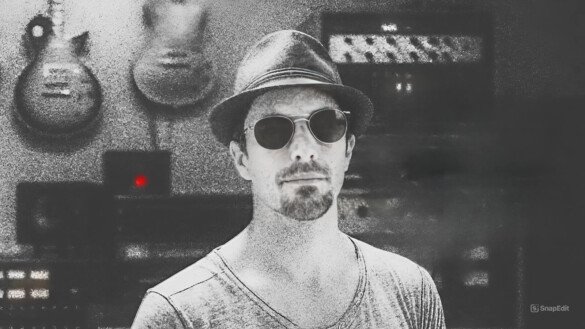 Rubber Waves (Radio Edit) by Alex Reese: Review