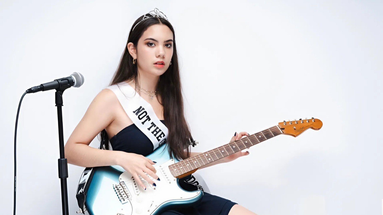 The Girl Next Door by Chloe Sofia: Review