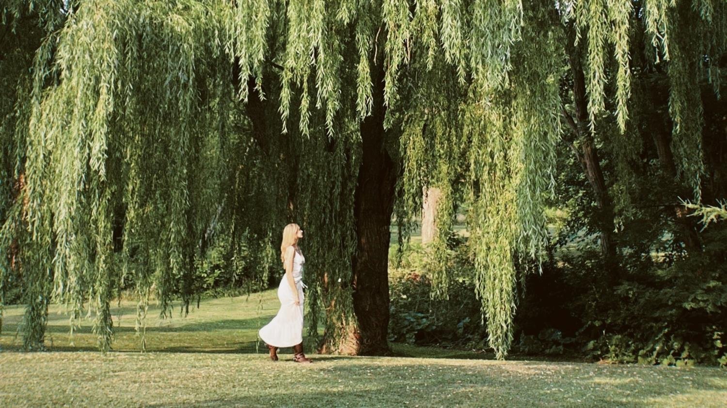 All That Lingers by Zellie Bride: EP Review