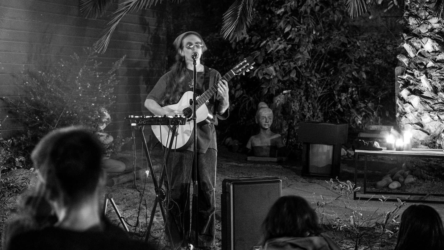 Veintidós Diez by Magdalena Vitale: EP Preview