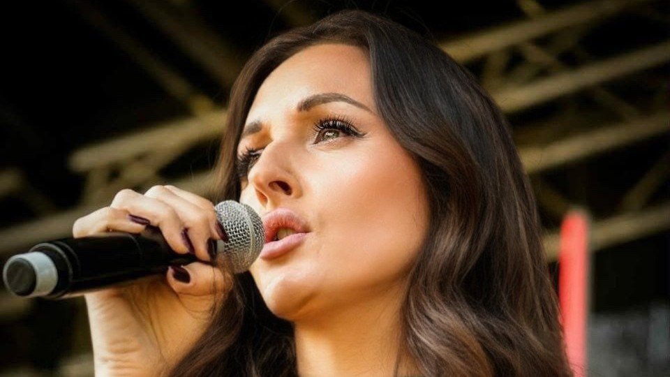 Kiss Me in the Dark by Grace Palmer: Review