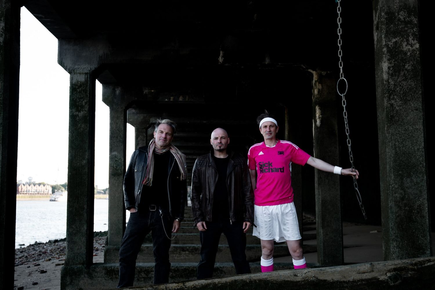 In The Dark by SickRichard: Review