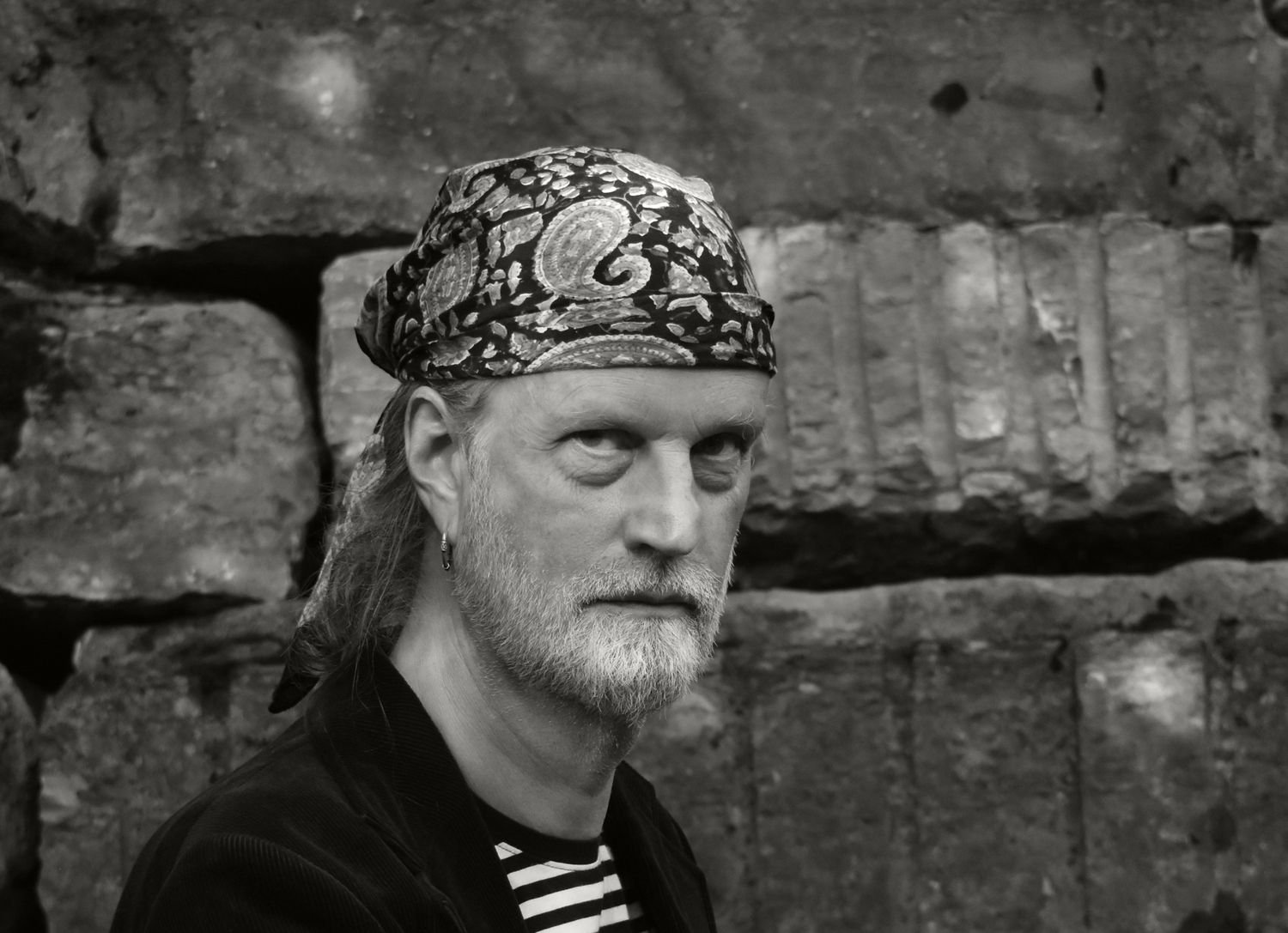 Vissa dagar by Jens Gustavson: Album Review