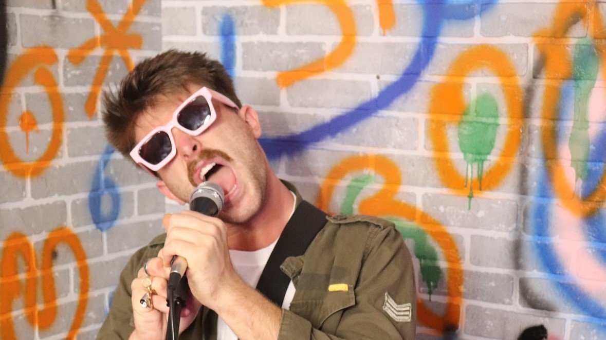 Taylor by PepeTheMenace: Review