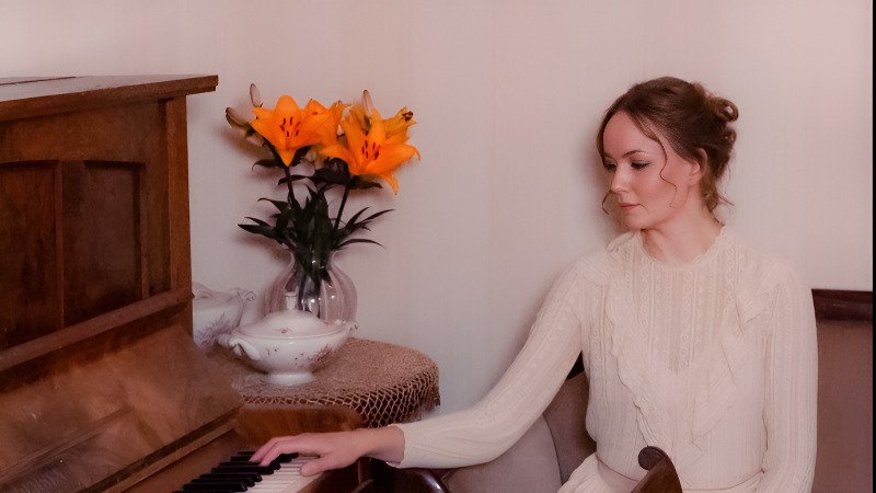 field by Annstiina: EP Review