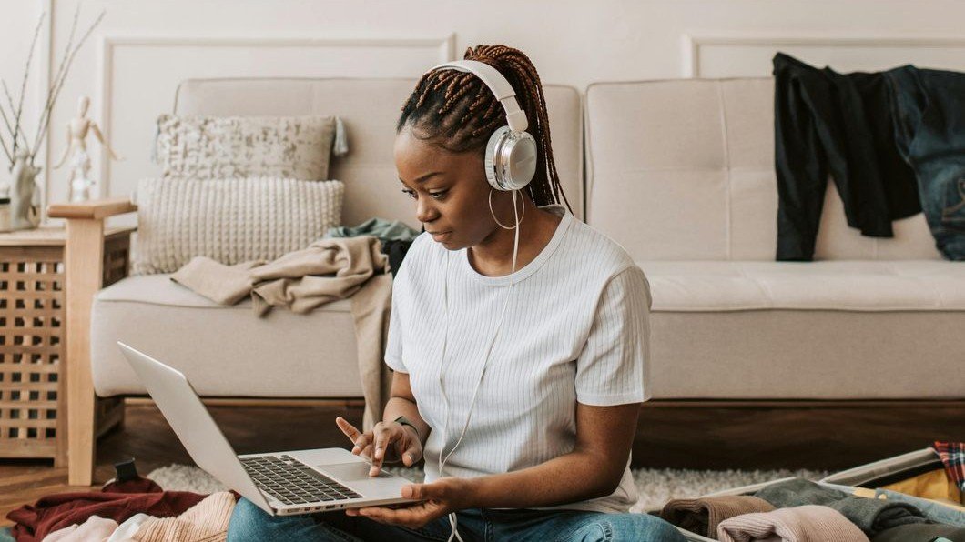 How Does Music Strengthen Focus And Flow During Creative Work?