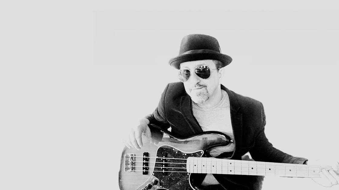 New Car (feat Rádi Nóra) by Vé/Zé: Review