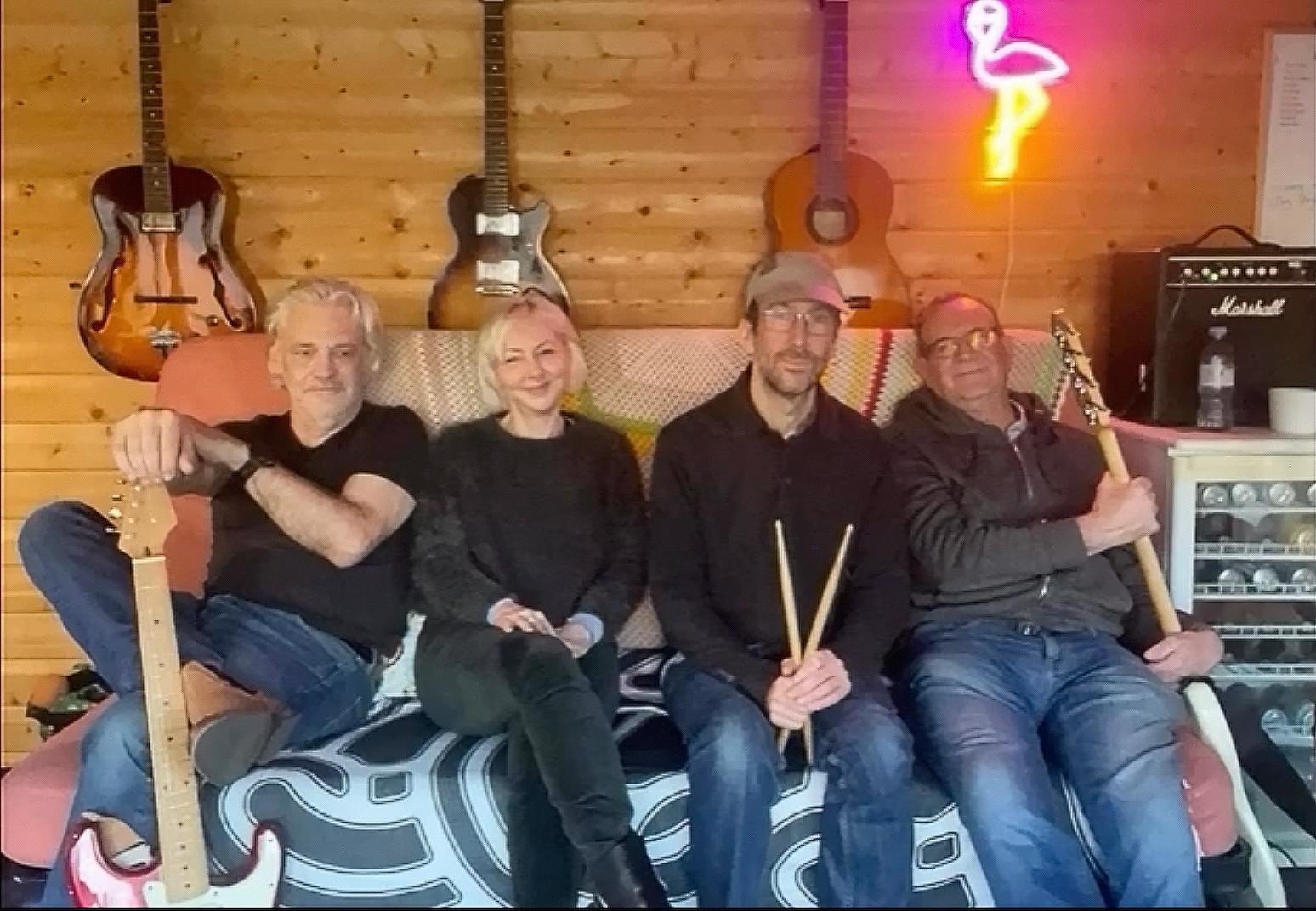 Song For A Diva by ALLEY the band: Review