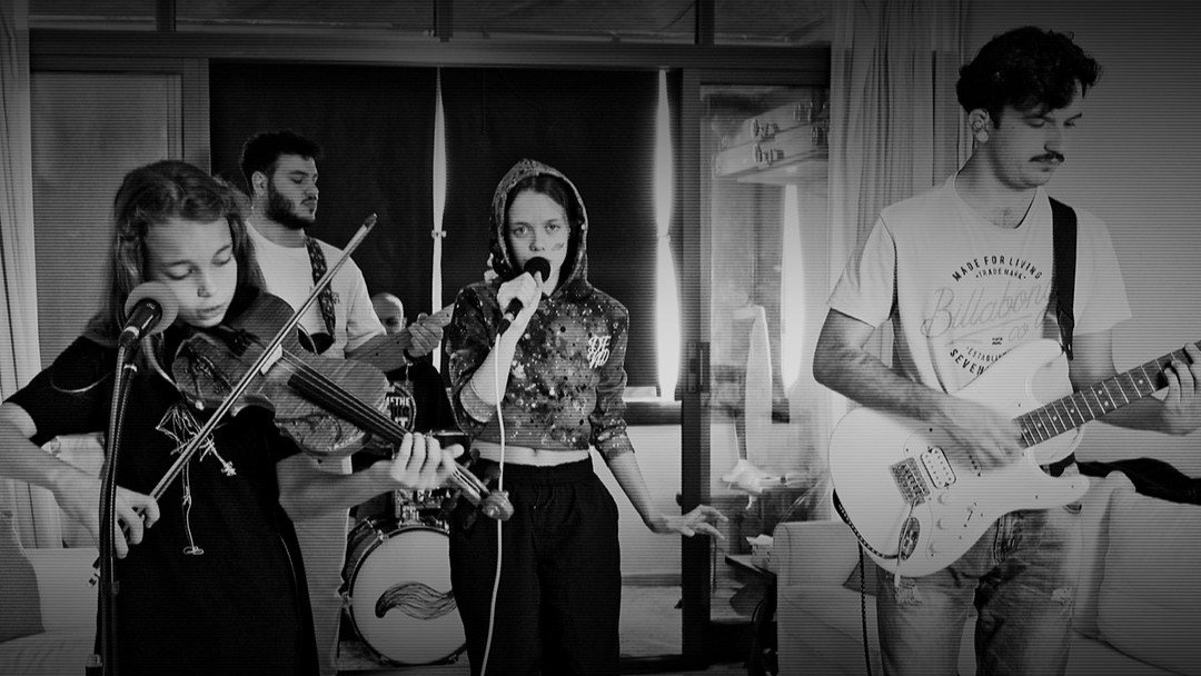 MUMMA (LUIS ALMAU REMIX) BY AMELIE: REVIEW