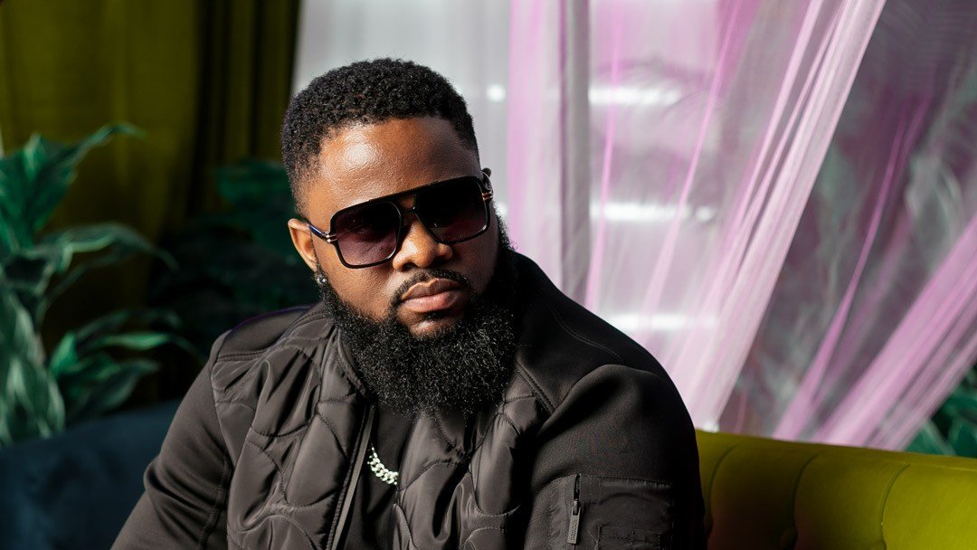 BLACK MONA LISA BY IZZY SL: REVIEW