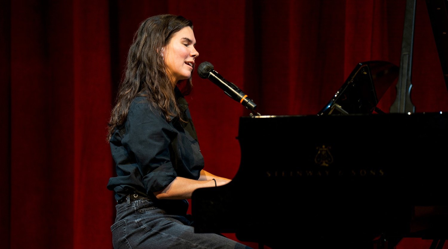 gilly’s garden by Gillian Rae Perry: Album Review